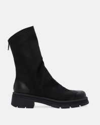 CZARNE BOTKI Z NUBUKU 13506 NAB NERO. Czarne botki Venezia, bez wzorów, z nubiku, bez obcasa, bez zapięcia. Za 599.00 zł.