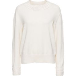 Sweter dzianinowy z perełkami bonprix biel wełny. Białe swetry bonprix, z dzianiny. Za 109.99 zł.