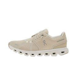 Buty Kobieta On Running Cloud 6 beżowy. Brązowe buty do biegania On Running, bez wzorów, bez zapięcia, do biegania. Za 704.95 zł.