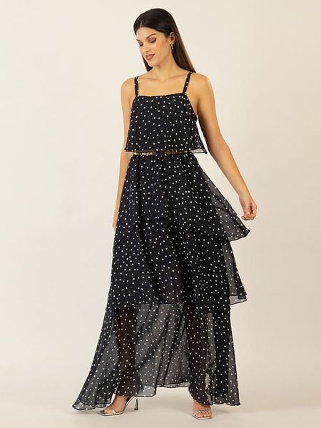 APART Sukienka w kolorze czarnym rozmiar: 40. Czarne sukienki Apart, na co dzień, bez wzorów, z tiulu, bez kołnierzyka, bez ramiączek, maxi, proste. Za 422.05 zł.