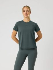 Bjorn_borg BORG SPORTS T-SHIRT z przetworzonego poliestru URBAN CHIC. T-shirty sportowe Björn Borg, l, bez wzorów, z materiału, bez ramiączek, na fitness i siłownię. Za 196.00 zł.