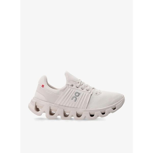 Buty outdoor damskie On Running Cloudswift 4 AD. Brązowe buty trekkingowe On Running, bez wzorów, bez zapięcia, outdoorowe. Za 597.99 zł.
