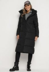 Czarna Długa Pikowana Kurtka z Kapturem z Napami i Plisą Arvis. Czarne kurtki Born2be, l, bez wzorów, z jeansu, eleganckie, z kapturem. Za 269.99 zł.