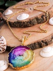 Pierres delicates Pozłacany naszyjnik z zawieszką - dł. 45 cm rozmiar: onesize. Żółte naszyjniki Pierres delicates, z materiału, z kwarcem, pozłacane. Za 39.99 zł.