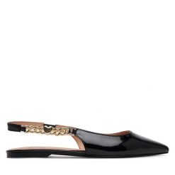 Baleriny LOVE MOSCHINO. Czarne baleriny Love Moschino, bez wzorów, bez obcasa, bez zapięcia. Za 459.99 zł.