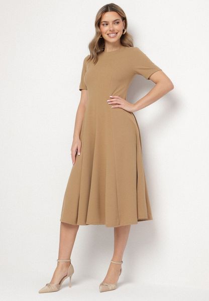 Ciemnobeżowa Sukienka Rozkloszowana z Taliowaniem Telorwena. Brązowe sukienki Born2be, na randkę, l, bez wzorów, klasyczne, bez kołnierzyka, bez ramiączek, mini, rozkloszowane. Za 89.99 zł.