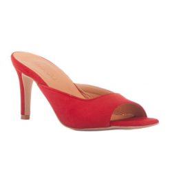 Marco Shoes Klapki Palermo czerwone. Czerwone klapki bez wzorów, eleganckie, bez obcasa, na obcasie, bez zapięcia. Za 419.00 zł.