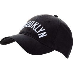 Czapka z daszkiem "Brooklyn" bonprix czarny. Czapki z daszkiem marki bonprix. Za 44.99 zł.