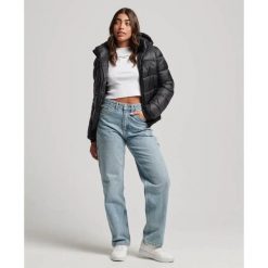 Damska kurtka lotnicza Superdry Sports. Czarne kurtki Superdry, xs, bez wzorów, z nylonu, sportowe, bez kaptura. Za 508.50 zł.