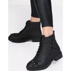 Czarne Botki Black Star. Botki marki Born2be. Za 89.99 zł.