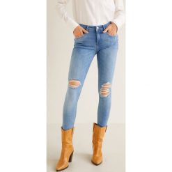 Mango - Jeansy push-up Kimi. Jeansy marki Pepe Jeans. W wyprzedaży za 99.90 zł.