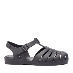 Sandały Melissa. Czarne sandały Melissa, bez wzorów, bez obcasa, na płaskiej podeszwie, bez zapięcia. Za 329.99 zł.