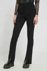 Only spodnie damskie kolor czarny dopasowane high waist. Czarne spodnie materiałowe ONLY, bez wzorów, z materiału, z podwyższonym stanem. W wyprzedaży za 114.99 zł.