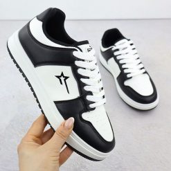 Półbuty sportowe biało-czarne Big Star RR274A240. Białe buty sportowe lifestyle BIG STAR, bez wzorów, ze skóry ekologicznej, retro, bez zapięcia. Za 99.00 zł.