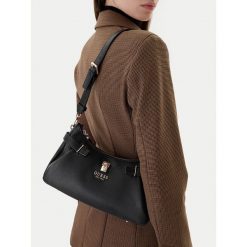 Torebka Guess. Czarne torebki klasyczne Guess, z aplikacjami, klasyczne, bez dodatków. Za 350.99 zł.