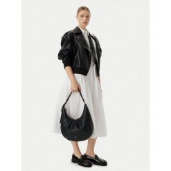 Torebka Calvin Klein. Czarne torebki klasyczne Calvin Klein, bez wzorów, klasyczne, bez dodatków. Za 529.99 zł.