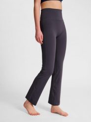 Spodnie legginsy z wysokim stanem dla kobiet Hummel. Brązowe legginsy Hummel, bez wzorów, z elastanu, klasyczne. Za 200.90 zł.