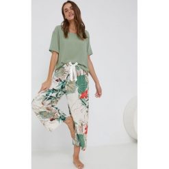 Answear Lab piżama damska kolor zielony. Zielone piżamy Answear Lab, l, bez wzorów, z tkaniny, bez kołnierzyka, bez ramiączek, krótkie. Za 169.99 zł.