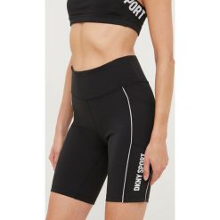 Dkny szorty damskie kolor czarny z nadrukiem high waist. Czarne szorty DKNY, bez wzorów, z materiału. W wyprzedaży za 164.99 zł.