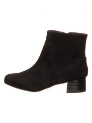 Clarks Botki w kolorze czarnym rozmiar: 35,5. Czarne botki Clarks, bez wzorów, eleganckie, bez obcasa, bez zapięcia. Za 133.89 zł.