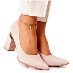 Lewski Shoes Zamszowe Czółenka Lewski 3117 Beżowe beżowy. Brązowe czółenka bez wzorów, ze skóry, eleganckie, bez obcasa, bez zapięcia. Za 446.34 zł.