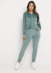 Zielony Welurowy Komplet Dresowy z Cyrkoniami Krótsza Bluza i Spodnie Aterin. Zielone bluzy Born2be, m, bez wzorów, z dresówki, bez ramiączek, bez kaptura. W wyprzedaży za 72.24 zł.