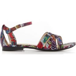 Sandały na miękkiej podeszwie - skóra naturalna - model 370 - kolor motyl (41). Białe sandały Zapato, bez wzorów, z jeansu, boho, bez obcasa, na płaskiej podeszwie, bez zapięcia. W wyprzedaży za 269.10 zł.