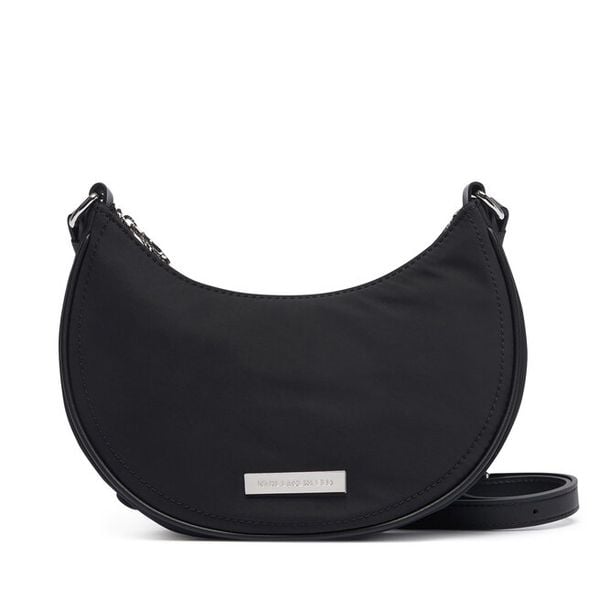 Torebka KARL LAGERFELD. Czarne torebki klasyczne KARL LAGERFELD, bez wzorów, klasyczne, bez dodatków. Za 549.99 zł.