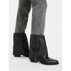 Botki G-Star. Czarne botki G-Star, bez wzorów, retro, bez obcasa, na słupku, bez zapięcia. Za 499.99 zł.