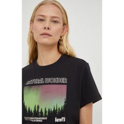 Levi's t-shirt bawełniany kolor czarny. Czarne t-shirty Levi's, bez wzorów, z bawełny, bez kołnierzyka, bez ramiączek. W wyprzedaży za 119.99 zł.
