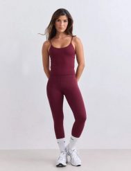 Damskie legginsy z wysokim stanem, squat proof, dla niskich Sense bordowe. Czerwone legginsy AIM'N, bez wzorów, z elastanu, długie. Za 303.00 zł.