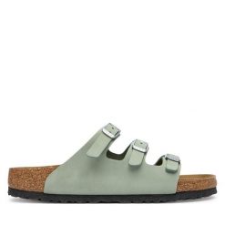Klapki Birkenstock. Zielone klapki Birkenstock, bez wzorów, bez obcasa, bez zapięcia. Za 529.99 zł.