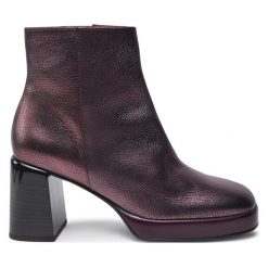 Botki Hispanitas. Czerwone botki Hispanitas, bez wzorów, bez obcasa, na słupku, bez zapięcia. Za 599.99 zł.