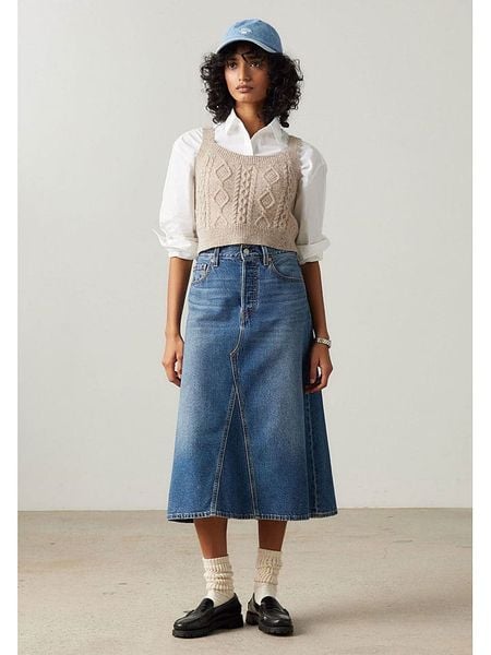 Levi's Spódnica dżinsowa w kolorze niebieskim rozmiar: W26. Niebieskie spódnice Levi's, s, z aplikacjami, z bawełny, klasyczne, midi. Za 166.10 zł.