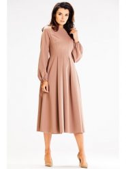 Awama Sukienka w kolorze beżowym rozmiar: S. Brązowe sukienki Awama, s, bez wzorów, bez kołnierzyka, bez ramiączek, midi. Za 149.99 zł.