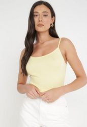 Jasnożółty Top Cilarpia. Żółte topy Born2be, xl, bez wzorów, z bawełny, bez kołnierzyka, bez ramiączek. W wyprzedaży za 16.99 zł.