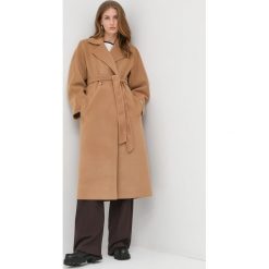 Marella płaszcz wełniany kolor beżowy przejściowy. Brązowe płaszcze Marella, bez wzorów, z wełny, klasyczne, bez kaptura. Za 3,079.90 zł.