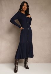 Granatowa Sweterkowa Sukienka z Wiskozą z Rozkloszowanym Dołem i Guzikami Fertilea. Niebieskie sukienki Renee, na co dzień, m, bez wzorów, z wiskozy, casualowe, bez kołnierzyka, bez ramiączek, midi, proste. Za 139.99 zł.