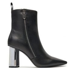 Botki KARL LAGERFELD. Czarne botki KARL LAGERFELD, bez wzorów, bez obcasa, na słupku, bez zapięcia. Za 599.99 zł.