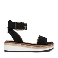 Sandały DeeZee. Czarne sandały DeeZee, bez wzorów, bez obcasa, na płaskiej podeszwie, bez zapięcia. Za 119.99 zł.