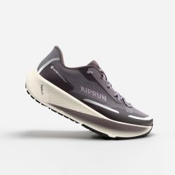 Buty do biegania damskie Kiprun Kipride WR. Brązowe buty do biegania KIPRUN, bez wzorów, z materiału, bez zapięcia, do biegania. Za 579.99 zł.