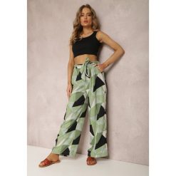 Zielone Spodnie Thaelene. Zielone spodnie materiałowe Renee, z aplikacjami, z materiału, długie. W wyprzedaży za 64.99 zł.