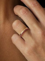 OR Carats Złoty pierścionek z kamieniami szlachetnymi rozmiar: 52. Czerwone pierścionki OR Carats, z rubinem, złote. Za 1,992.99 zł.