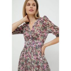 Morgan sukienka midi rozkloszowana. Sukienki Morgan, bez wzorów, bez kołnierzyka, bez ramiączek, midi, rozkloszowane. W wyprzedaży za 344.99 zł.