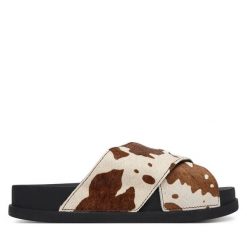 Klapki Tommy Jeans. Klapki Tommy Jeans, bez wzorów, z jeansu, bez obcasa, bez zapięcia. Za 329.99 zł.