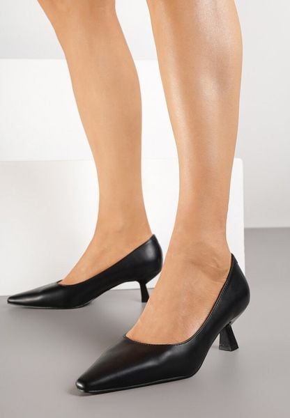 Czarne Czółenka Vices na Obcasie Typu Kaczuszka ze Skórzaną Wkładką Naliove. Czarne czółenka Born2be, bez wzorów, z jeansu, biznesowe, bez obcasa, na obcasie, bez zapięcia. Za 74.99 zł.