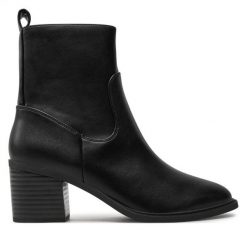 Botki Call It Spring. Czarne botki Call it Spring, bez wzorów, bez obcasa, na słupku, bez zapięcia. Za 199.99 zł.