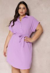 Fioletowa Sukienka Koszulowa Wiązana w Pasie z Krótkimi Rękawami Wellwood. Fioletowe sukienki Renee, na imprezę, plus size, bez wzorów, z tkaniny, bez kołnierzyka, plus size, bez ramiączek, midi, koszulowe. W wyprzedaży za 67.99 zł.