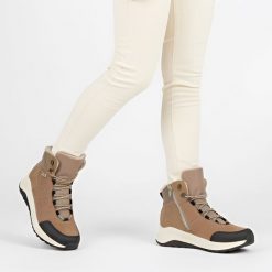 Botki damskie Rieker, na platformie z futerkiem w środku i zapinane na zamek, brązowe, Z0910-90. Brązowe botki Rieker, bez wzorów, z materiału, sportowe, bez obcasa, na platformie, bez zapięcia. Za 349.00 zł.