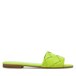 Klapki Call It Spring. Zielone klapki Call it Spring, bez wzorów, bez obcasa, bez zapięcia. Za 139.99 zł.
